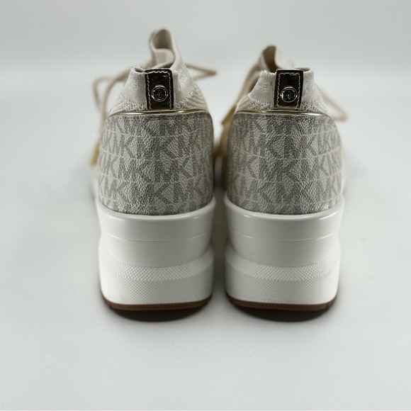 Michael Kors Markie Bootie Soft Stretch, Size 9, New in Box - Picture 3 of 13